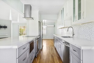 Building Photo - 1020 19th St