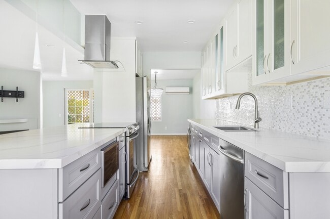 Building Photo - 1020 19th St