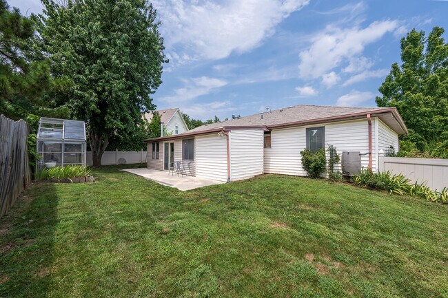 Building Photo - 2301 Winchester Dr