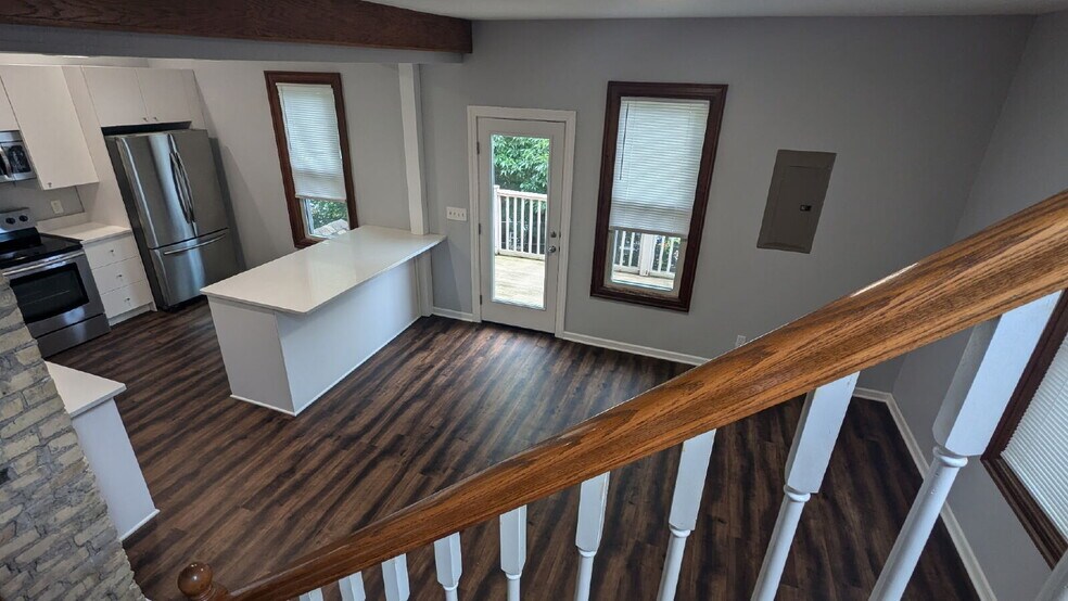 Building Photo - 1908 E Webster Pl