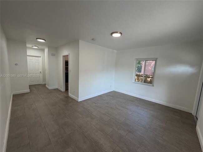 Building Photo - 7712 NE 1st Ct