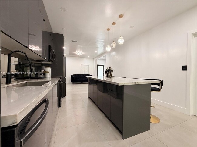 Building Photo - 86 NW 4th St