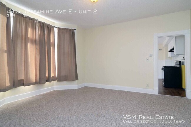 Building Photo - 415 Jessamine Ave E