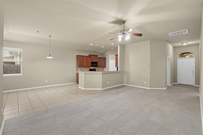 Building Photo - 26350 Longview Creek Dr