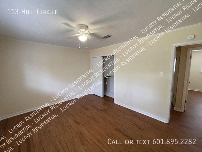 Building Photo - 113 Hill Cir