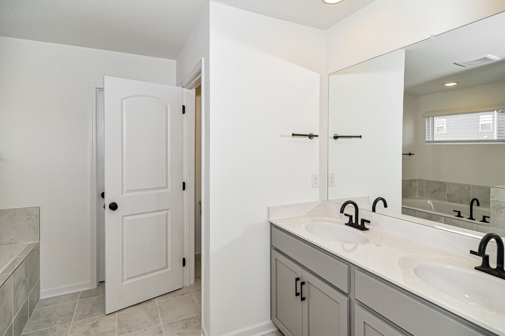 Building Photo - 249 W Millbrook Dr