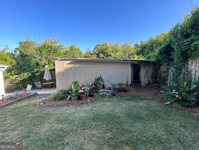 Building Photo - 601 Heard