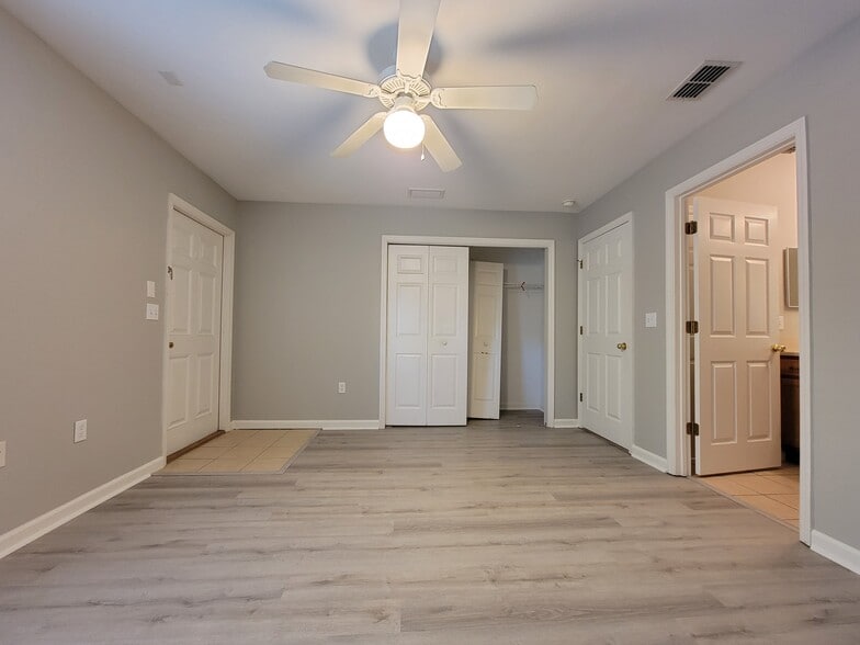 Building Photo - 4434 Gearhart Rd