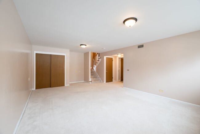 Building Photo - 114 N Forest Ave