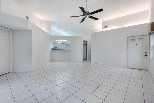 Building Photo - 4246 SE Home Way