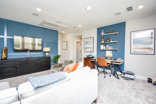 Building Photo - 10914 Brambling Wood Dr