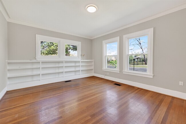 Building Photo - 3410 Austin St