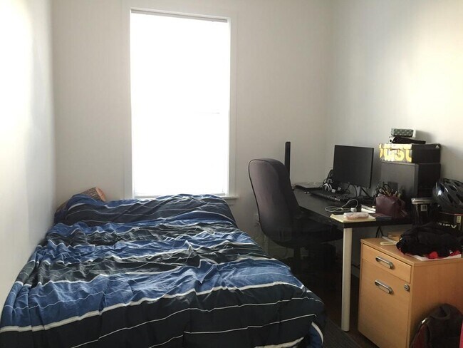 Building Photo - 15 Marney St