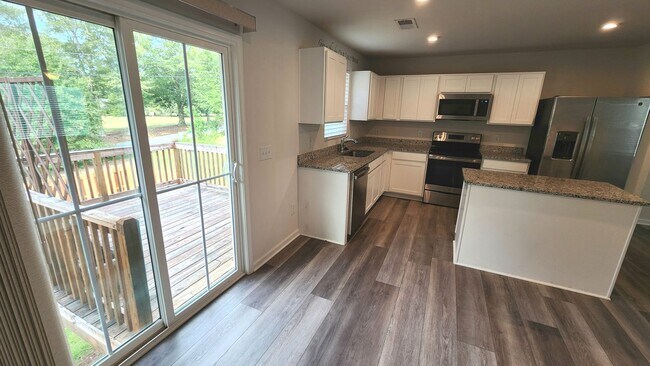 Building Photo - Simpsonville - Baldwin Ridge - Convenientl...
