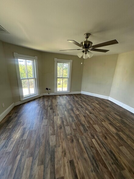 Building Photo - 10963 Dixie Hwy