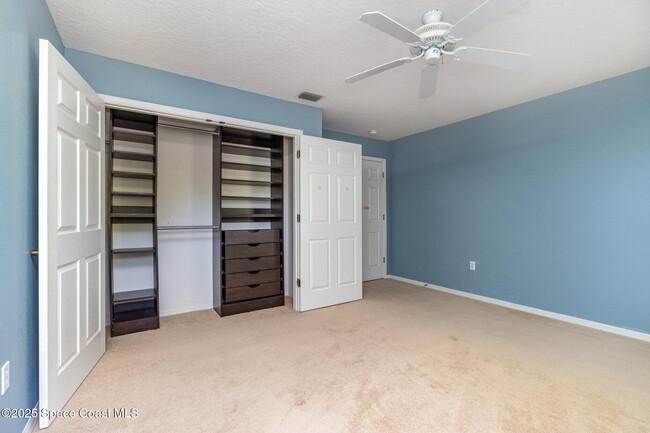 Building Photo - 3236 Helmsdale Ct