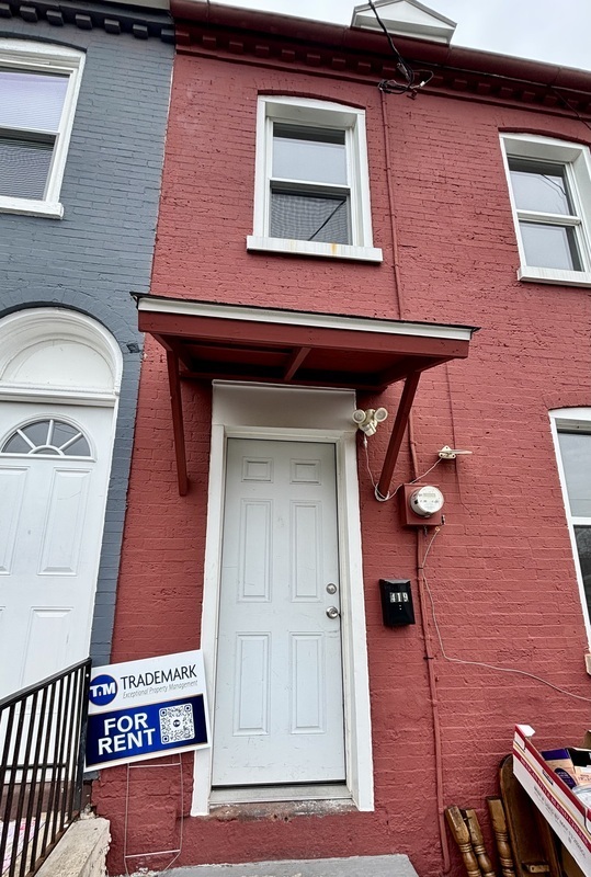 Building Photo - 419 Chester St