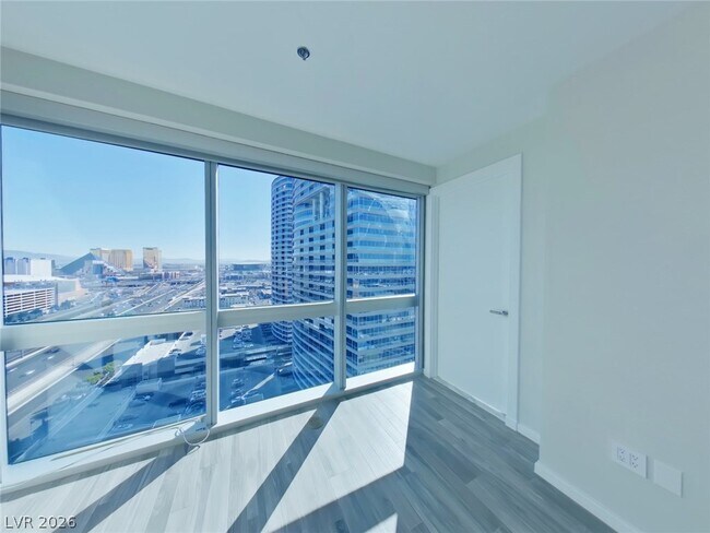 Building Photo - 4471 Dean Martin Dr