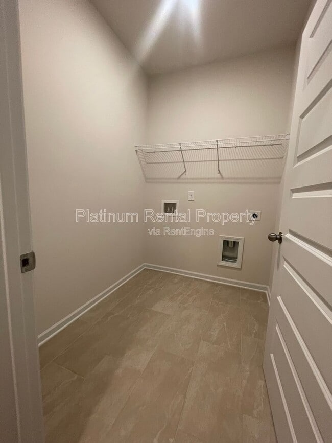 Building Photo - 32 Thedford Dr