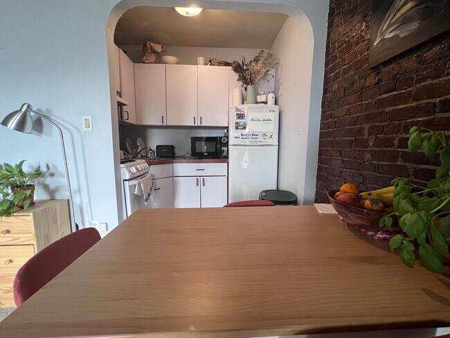 Building Photo - 656 Tremont St