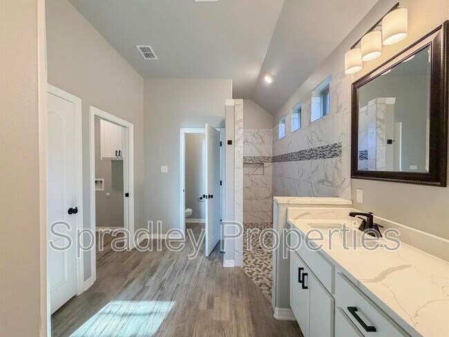 Building Photo - 6125 Modena Dr