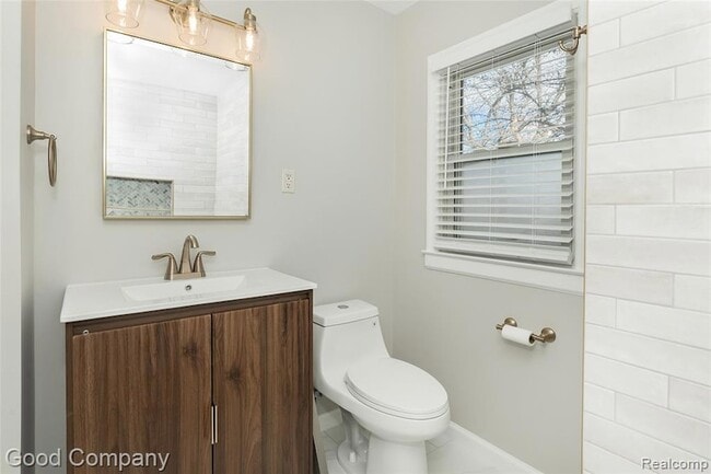 Building Photo - 1197 Catalpa Dr