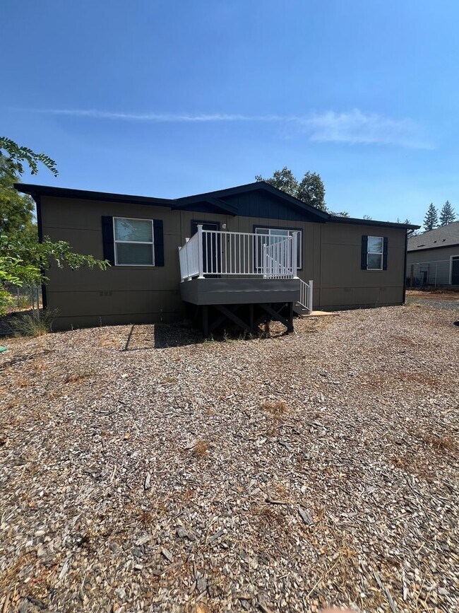 Building Photo - Paradise Home for rent, Great Location, 3 ...
