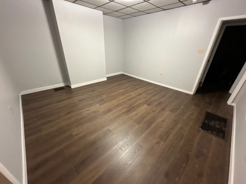 Building Photo - 203-205-205 S Spring Ave