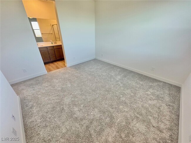 Building Photo - 1548 Little Penguin St