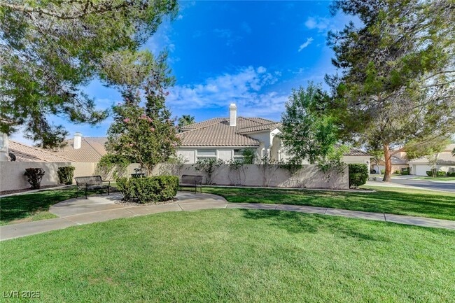 Building Photo - 9244 Pitching Wedge Dr