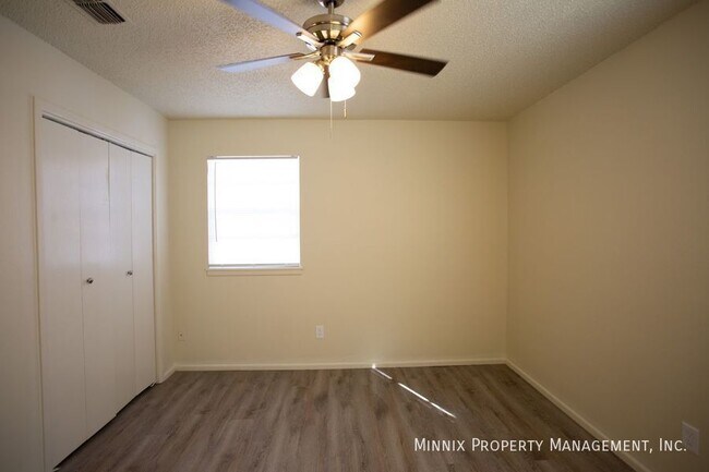 Building Photo - 4813 6th St