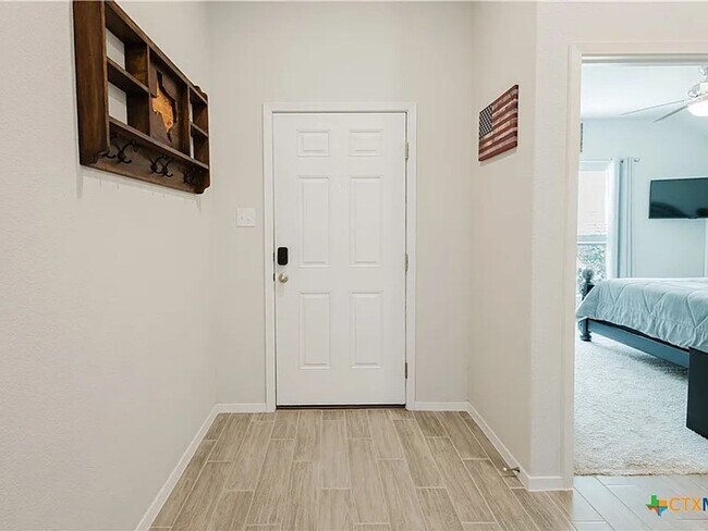 Building Photo - Single Family