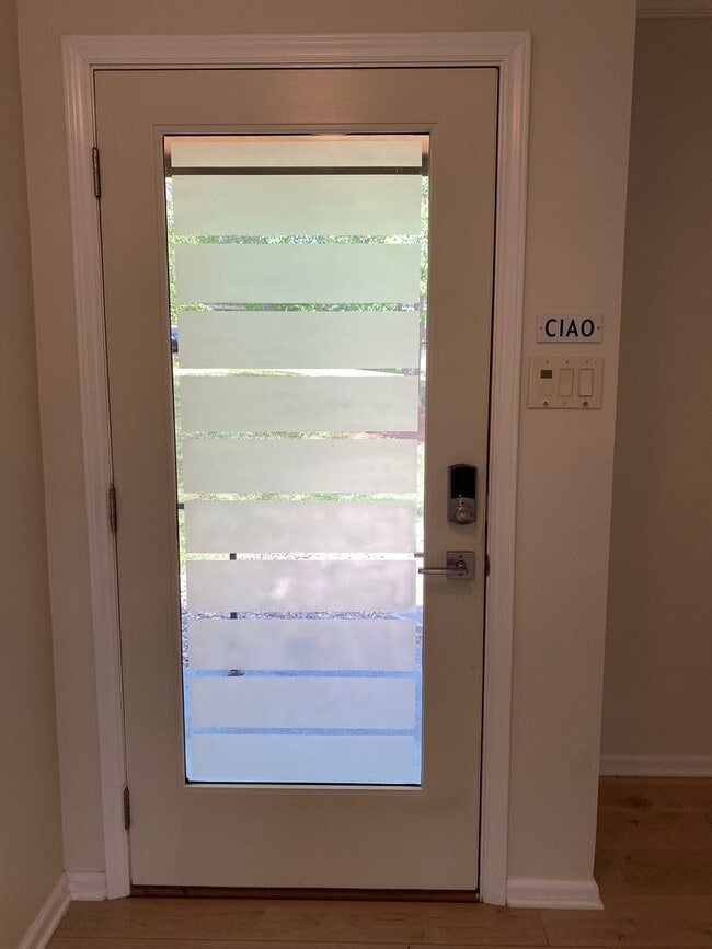 Building Photo - East AVL - Mid Century Modern Beauty in Botany Woods!