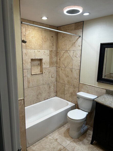 Building Photo - 3583 Whispering Oaks Ln