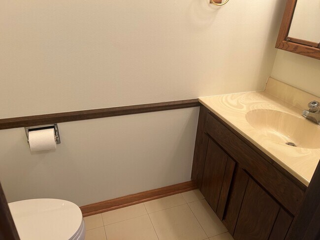 Building Photo - 626 Terry Ct