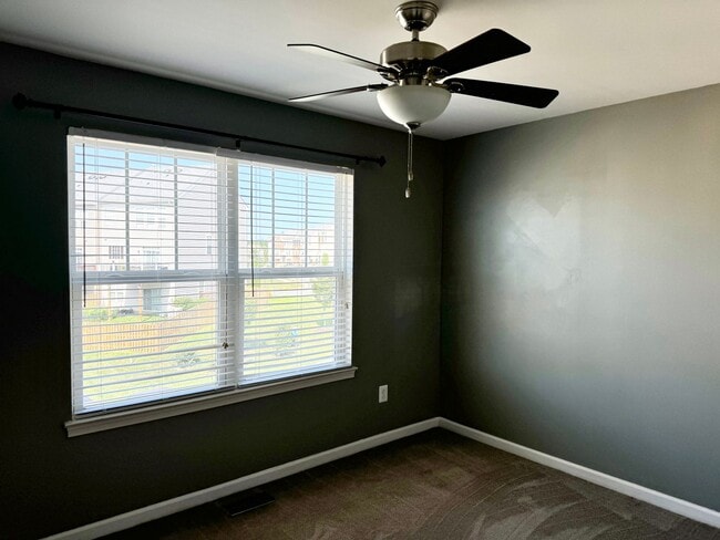 Building Photo - COLONIAL FORGE TOWNHOUSE - STAFFORD (END UNIT)