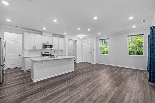 Building Photo - 141 Gremar Dr.