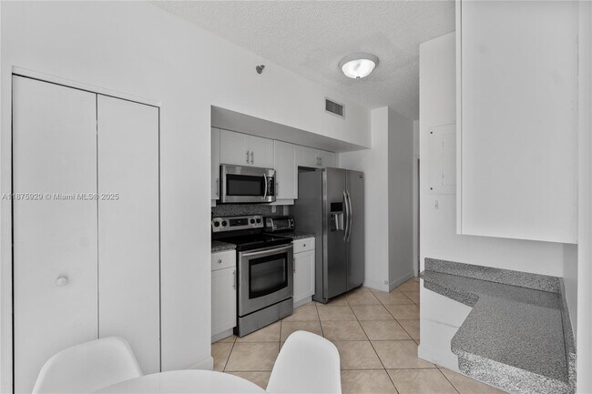 Building Photo - 4201 Collins Ave