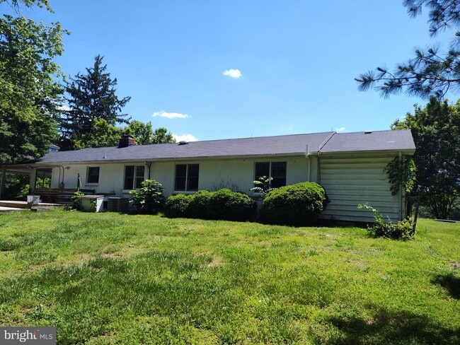 Building Photo - 15400 Mt Calvert Rd