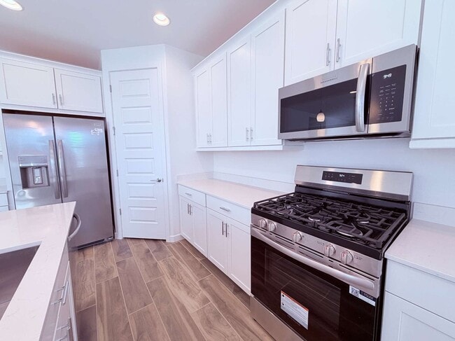 Building Photo - 8307 E Peterson Ave