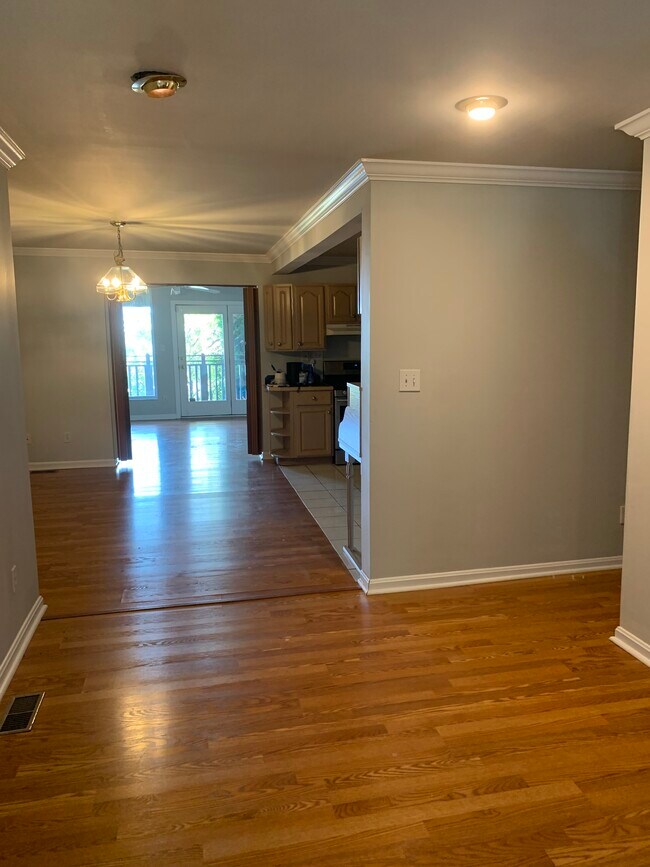 Building Photo - 8 Prospect St