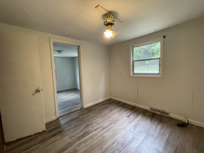 Building Photo - 1165 Hawkins Rd