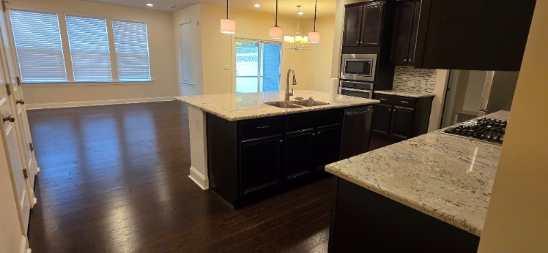 Building Photo - 1045 Benay Rd