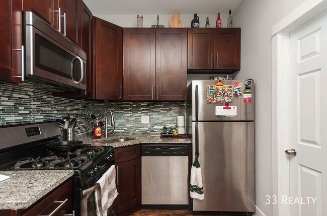 Primary Photo - 1338 W. Huron-3F
