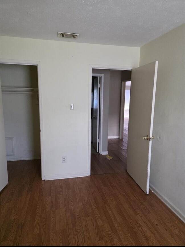 Building Photo - 14319 Whitecross Dr