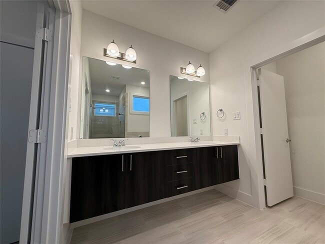 Building Photo - 9644 Habitat St