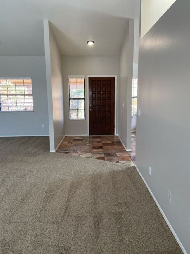 Building Photo - 5249 N Adobe Cir