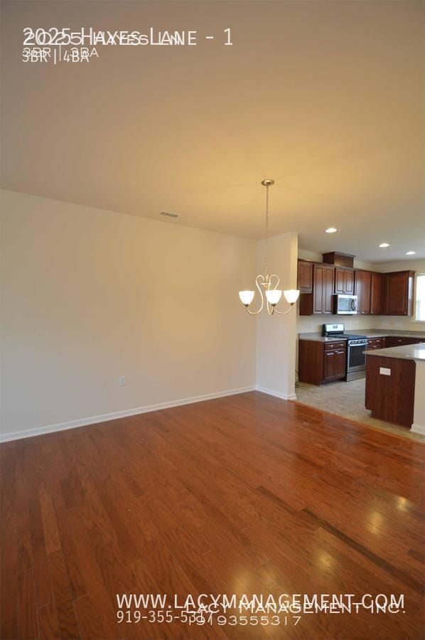 Building Photo - 2025 Hayes Ln