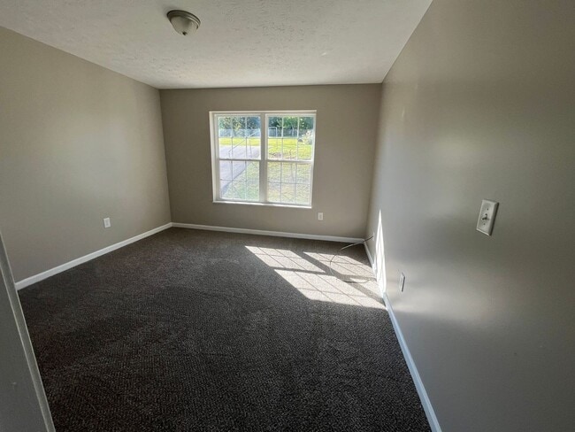 Building Photo - 2-bedroom, 2-bathroom home located in the beautiful Dandridge