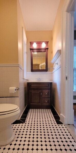 Bathroom - 463 W Gray St
